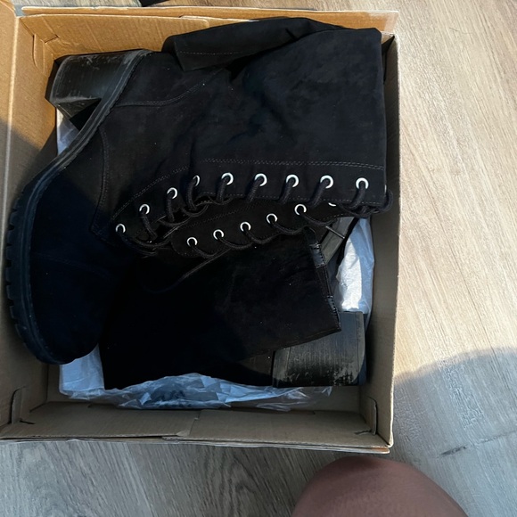 Emanuelle Black Lace up tall boots with side zipper. - Picture 4 of 5